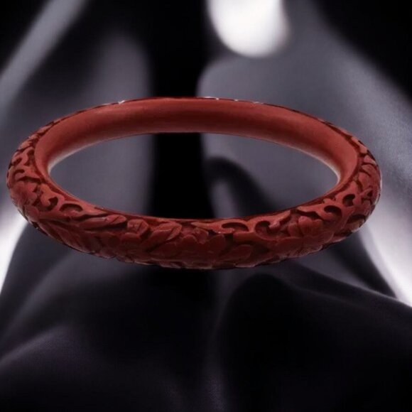MCM Vintage Floral Cinnabar Bangle Hand Carved Red Lacquer Cinnabar - Picture 3 of 4